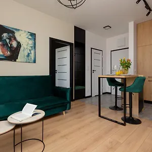 https://home-factory-estate-praga-kotsisa-by-renters.warsawhotelspoland.com